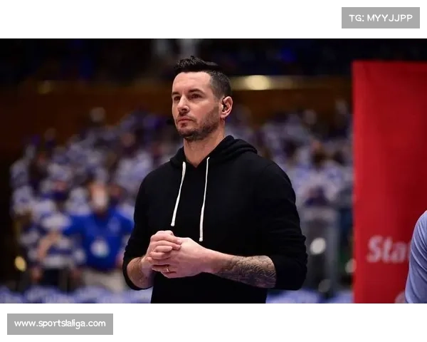 雷迪克两年半前评论被翻出，曾指责里夫斯爱找借口引热议